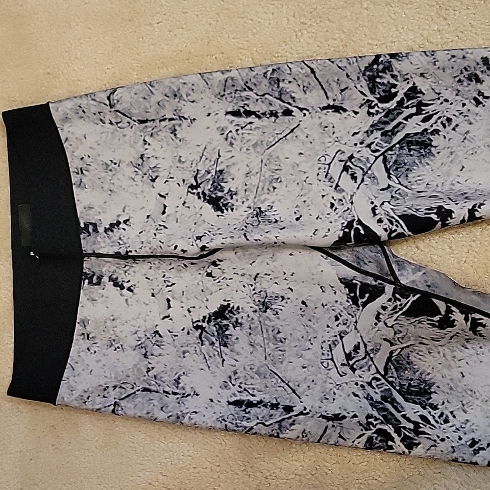 Ultracor Black and Gray Leggings with Artistic Print - Picture 2 of 4